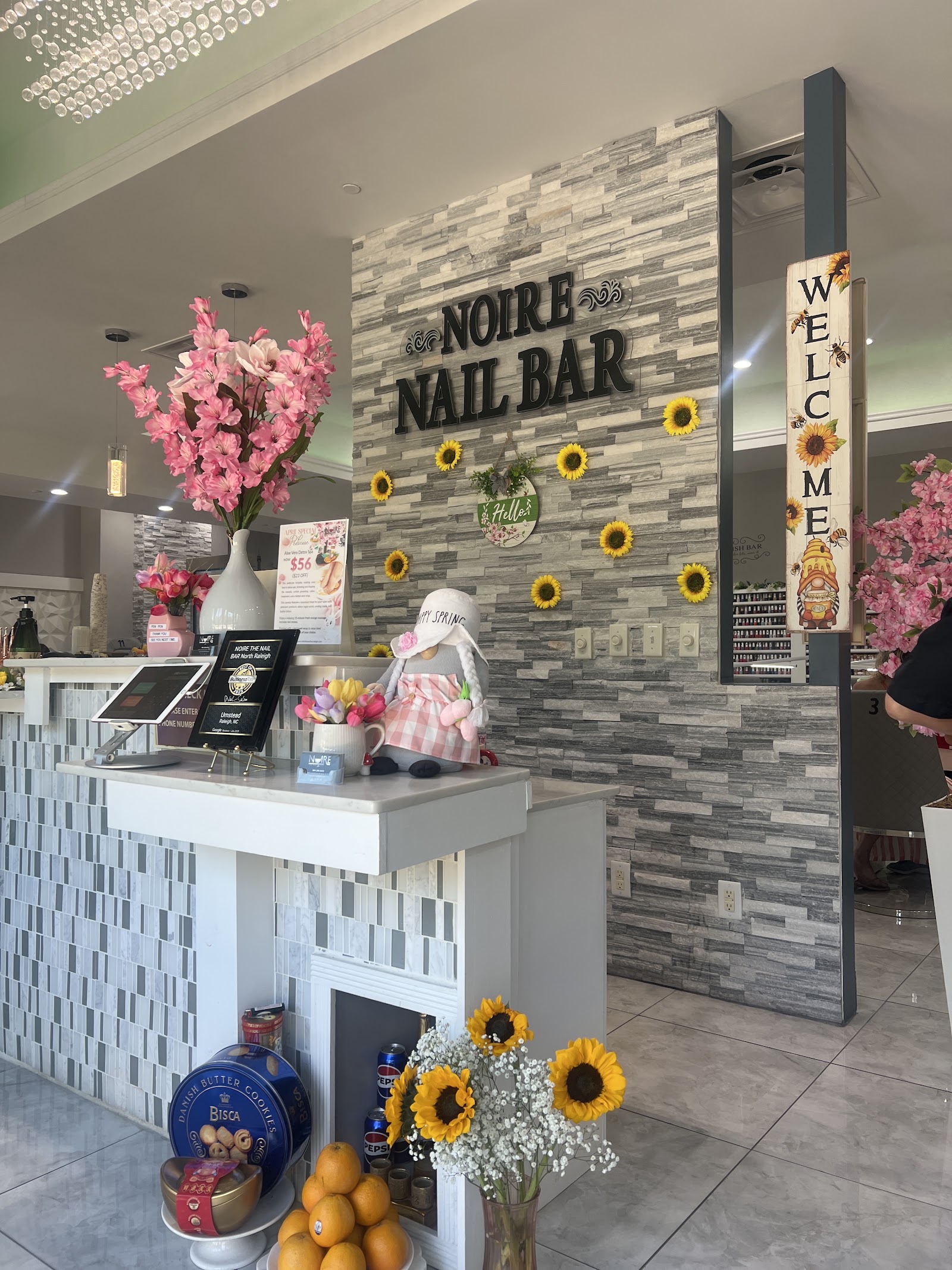 NOIRE THE NAIL BAR North Raleigh nail photo 8